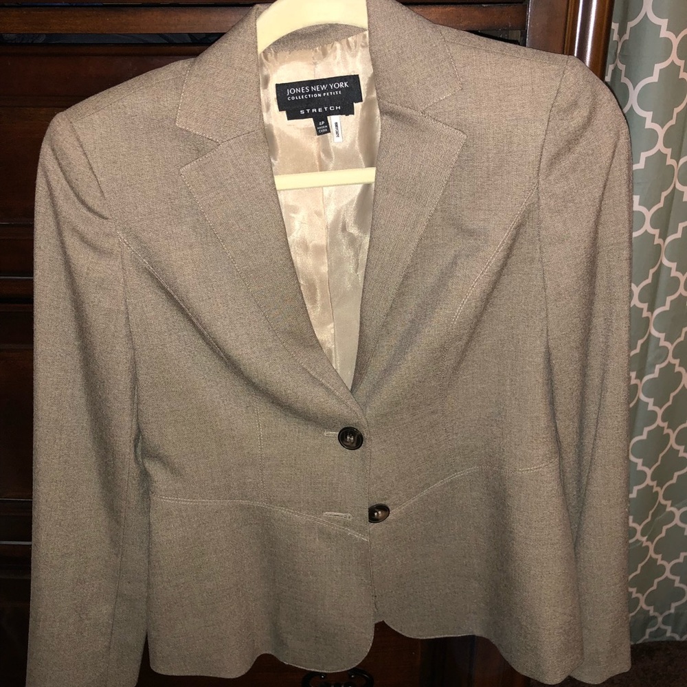 Jones New York tan petite blazer